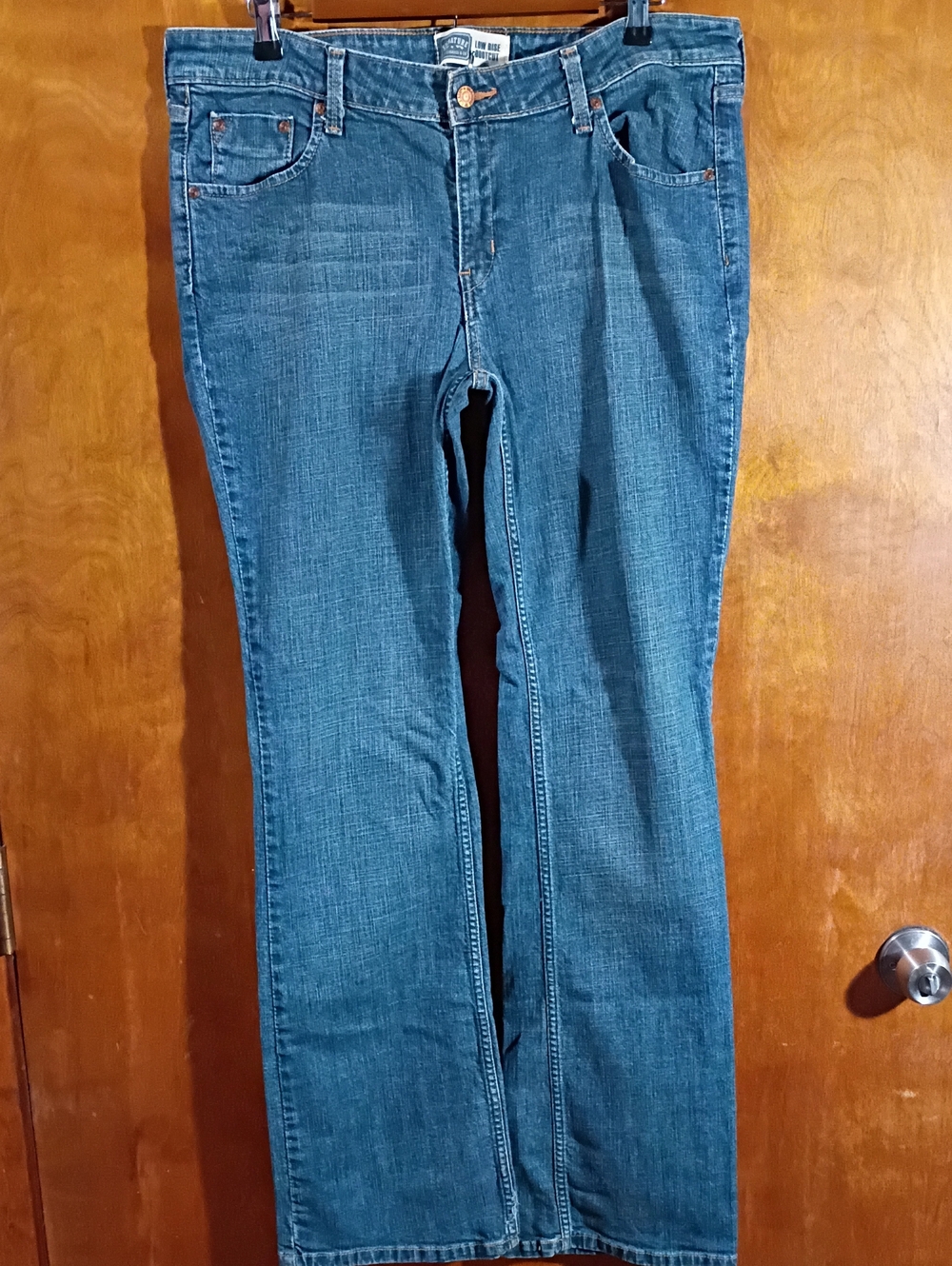 14L Signature by Levi Strauss Women's Boot Cut Jeans - Blue Denim Nice Western